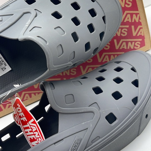 Vans Men’s Slip-On Trk
Pewter
VN0A5HF8PWT
Sneakers - Picture 14 of 16